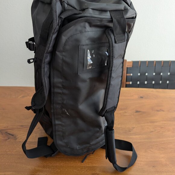 Urban Peak (R) 46l Waterproof Backpack/Duffel Bag - Picture 4 of 8